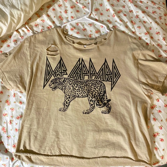 Forever 21 Tops - tan forever 21 def leopard deconstructed graphic tee size small/medium